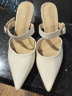 Catherine Malandrino Cream Pointed-Toe Strap Mules never worn NWOT